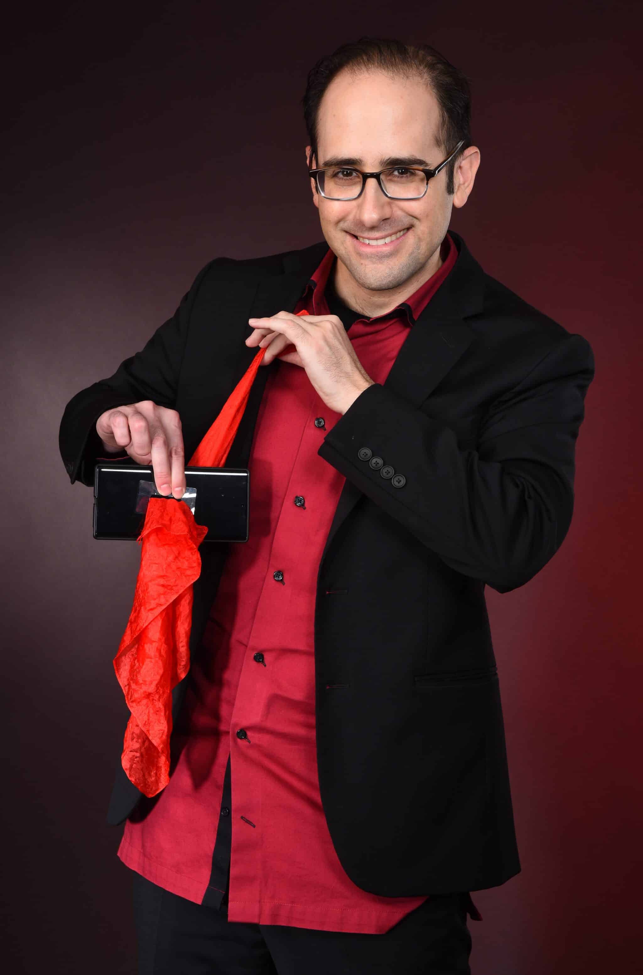 BenCorey_close-up_Magician